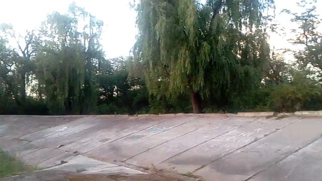 Красногоровка(это жизнь) почистили бассеин и набирают в него воду 17 июня 2018 г. смотреть онлайн