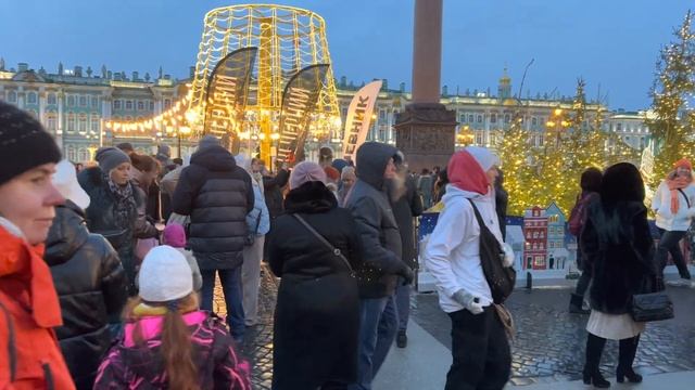 Прогулки по новогоднему Питеру. Часть 3 [4K 60fps HDR] смотреть онлайн