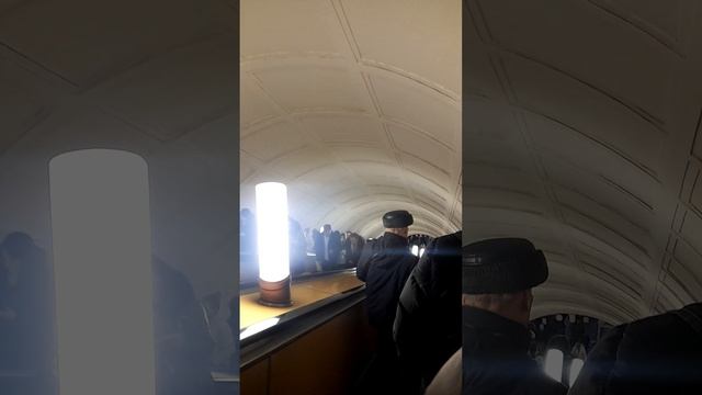 1000022106.mp4Московское метро.24.04.2025г.