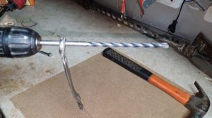 как сверлить в уровень