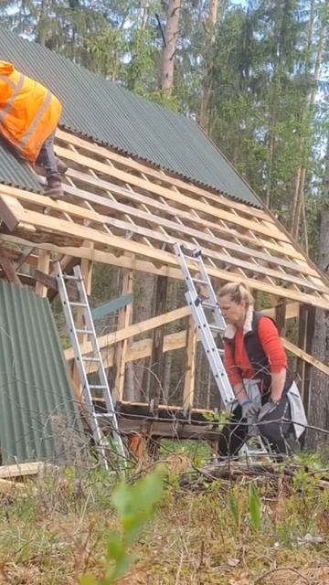 Shorts .Как мы строим нашу базу отдыха. смотреть онлайн