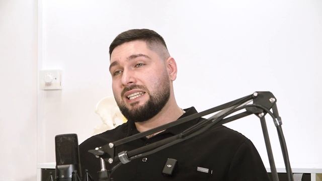 Плюсы и минусы работы массажистом. Массажные мифы с Григорием Романенко | Выпуск 6 смотреть онлайн