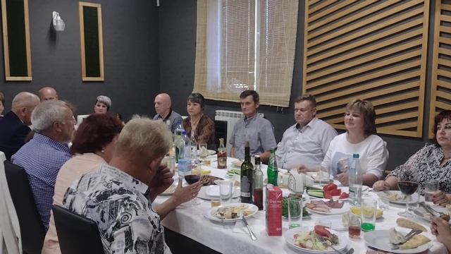 Встреча одноклассников в памяти о тех кого с ними нет.Стихи от Александра в кафе "Кинто ".17.06.202
