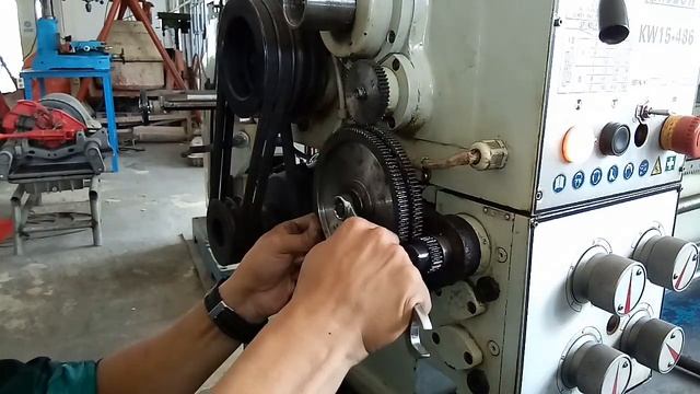 Pembuatan Ulir Baut Menggunakan Mesin Bubut | Full Tutorial