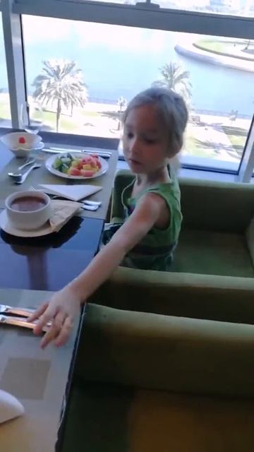 Шведский стол в Шарджи. смотреть онлайн