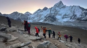Группа Клуба 7 Вершин совершила восхождение на вершину Кала-Паттар и затем пришла в БЛ Эвереста