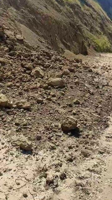 Не отдыхайте под обрывами в Ейске!!! смотреть онлайн