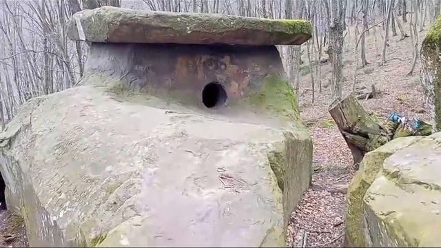 Дольмены город Туапсе. Гора "Богатырка". смотреть онлайн