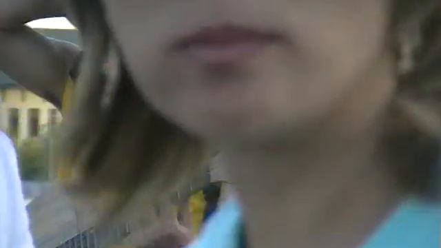 Начинающие музыканты на мосту смотреть онлайн