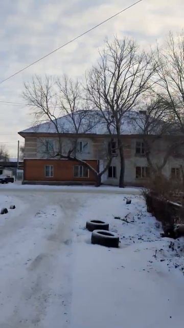 Зима в Макене - улица Щорса стена дома №70 с восточной стороны 26 ноября 2021г