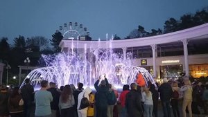 Кисловодск. Фонтан танцует под восточный мотив. Поющие фонтаны.