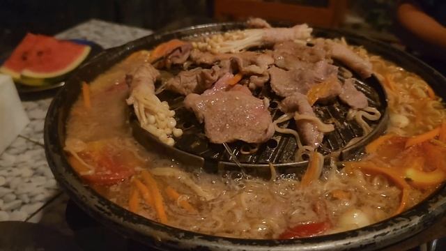 ОЧЕНЬ ВКУСНО! Еда на Пхукете: НОЧНОЙ РЫНОК и БУФЕТ (безлимитка)!