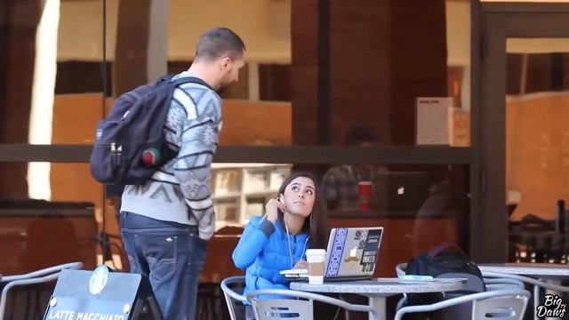 "Я свободен" Пранк на девушке смотреть онлайн