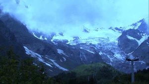 Гора Монах (северная Осетия). Расположение и окрестности альплагеря "Цей". Высота 2000м.