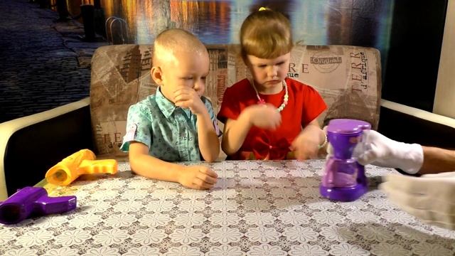 Стреляй точно в цель- Помповое ружьё, Весёлое чаепитие-Кофемашина . смотреть онлайн