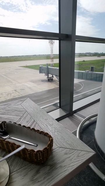 Особенности Бизнес Зала в аэропорту г.Кемерово// 2023-2024 смотреть онлайн