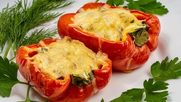 Фаршированные перцы с курицей и грибами