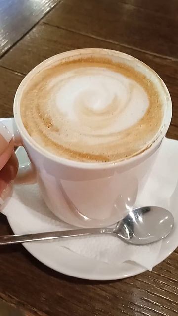 Чашечка кофе перед полетом. Сочи. Аэропорт #сочи #кофе #аэропорт смотреть онлайн