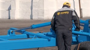 Видеоинструкция: Каток-измельчитель прицепной Алмаз КИП-14 производства Заводов Алмаз