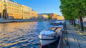 Самая главная и самая красивая улица Петербурга. Получили нахаляву пол кулька мармелада!