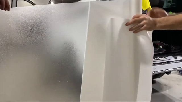 Стайлиг + антигравийная защита. Верхняя часть матовый, черный. Нижняя прозрачный, матовый полиурета