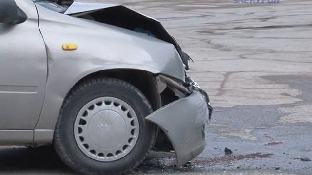 Утро после длинных новогодних каникул выдалось печальным для 2х автомобилистов.