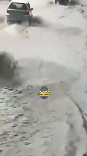 Новосибирск. Потоп на Бердском шоссе. смотреть онлайн