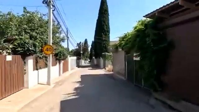 Туристический сезон в Крыму пошел по одному местуПустые пляжи в посёлках Солнечногорское Малореченс