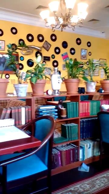 Уютная вареничная на Старом Арбате. Перекусываем. смотреть онлайн