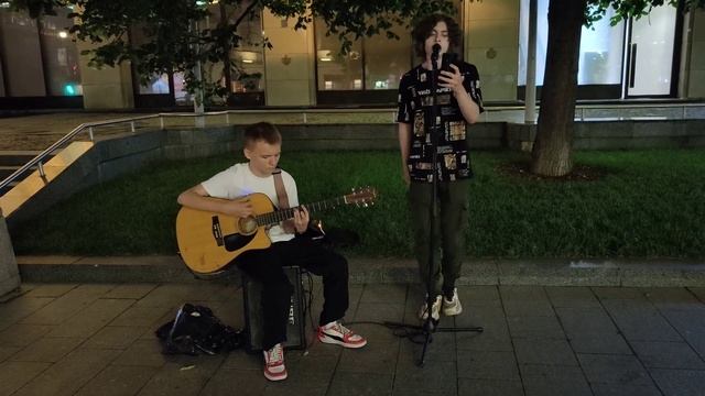 НЕРВЫ — Отрицательный герой - #кавер песни спел Александр Беляев под #аккомпанемент Анатолия #Mosco