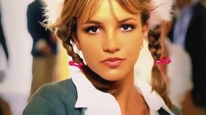 Бритни Спирс поёт Говновоз