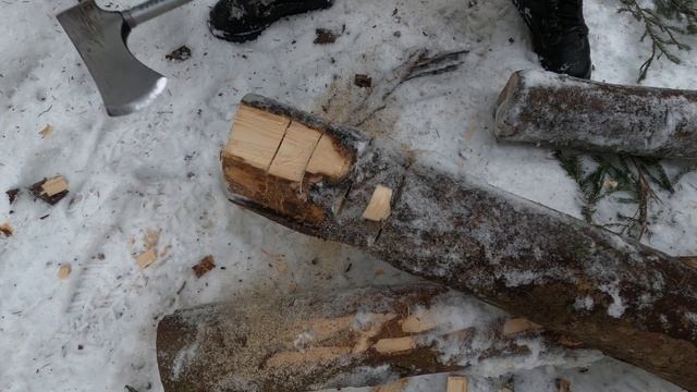 ЛАГЕРЬ В ЛЕСУ | Обустройство Стоянки | Делаю лавочку.Бушкарфт