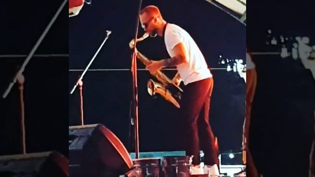 Сочи..пляж Ривьера...саксофон...кафе Звездная веранда ))) смотреть онлайн