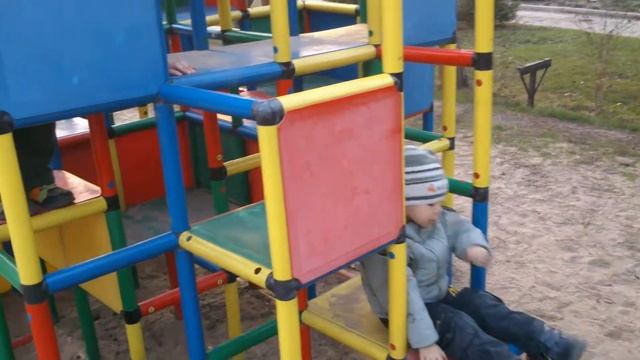 Замалдинов Арсен на детской площадке 2014 Алматы смотреть онлайн