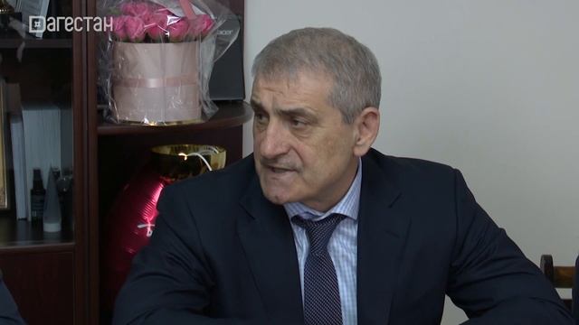 Ризван Газимагомедов посетил несколько объектов поселка Новый Хушет смотреть онлайн