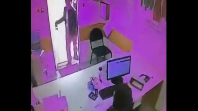 Нападение с ножом на офисы микрозаймов смотреть онлайн