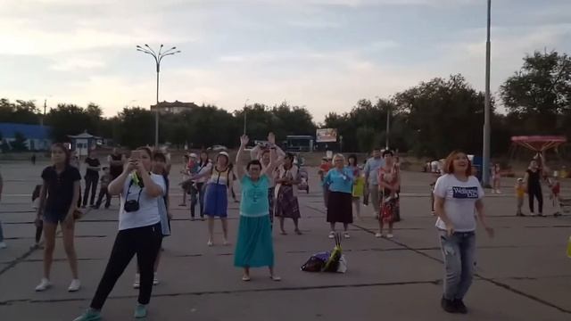 Флешмоб команды Newlook08 😉😉😉 Wellness dance!!! смотреть онлайн