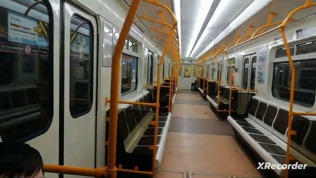 Вагон метро с "жёлтыми поручьнями". 81-714.5п 0146 2012 года выпуска. смотреть онлайн