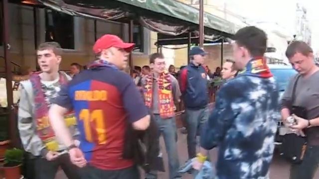 Barca.ru на вечеринке Sports.ru. На улице перед матчем смотреть онлайн