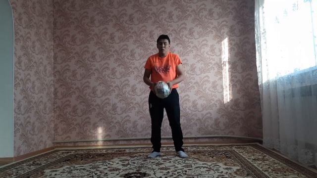 Упрожнение с мячом смотреть онлайн