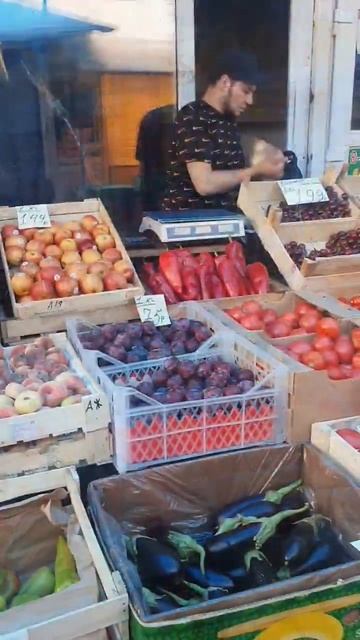 Красноярск . Рынок КрасТЭЦ- самые низкие цены на фрукты и овощи. #красноярск #сибирь #shorts смотреть онлайн