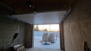 Монтаж секционных гаражных ворот ДорХан