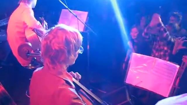 Round Hills - Amoration (live) Москва - 16 Тонн - 05.04.2011 смотреть онлайн