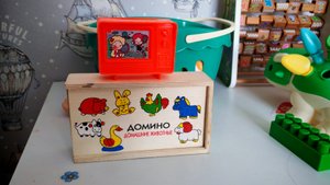 играем в детский телевизор для кукол