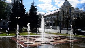 Фонтан на площади Фрунзе города Владимира.