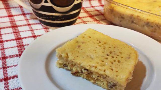 Пирог с грецкими орехами и изюмом