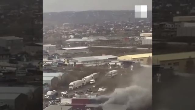 Красноярск: крупный пожар на Караульной