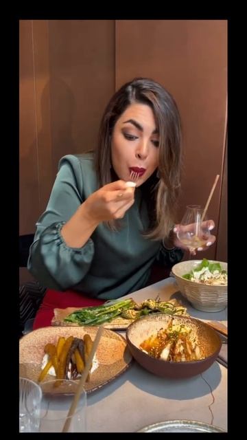 Я так сижу на диете 🤣 #диета #фудблоггер #мукбанг #еда #иностранцев #вкусно #блюда #фудблогер смотреть онлайн