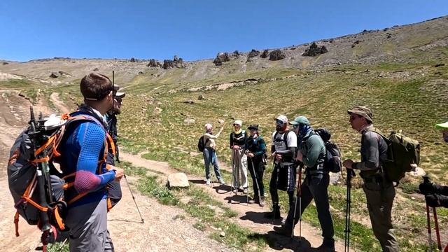 Восхождение на Эльбрус | Девичьи косы и Обсерватория | часть 3 смотреть онлайн