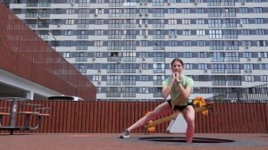 Тренировка на всё тело на свежем воздухе на встраиваемом батуте